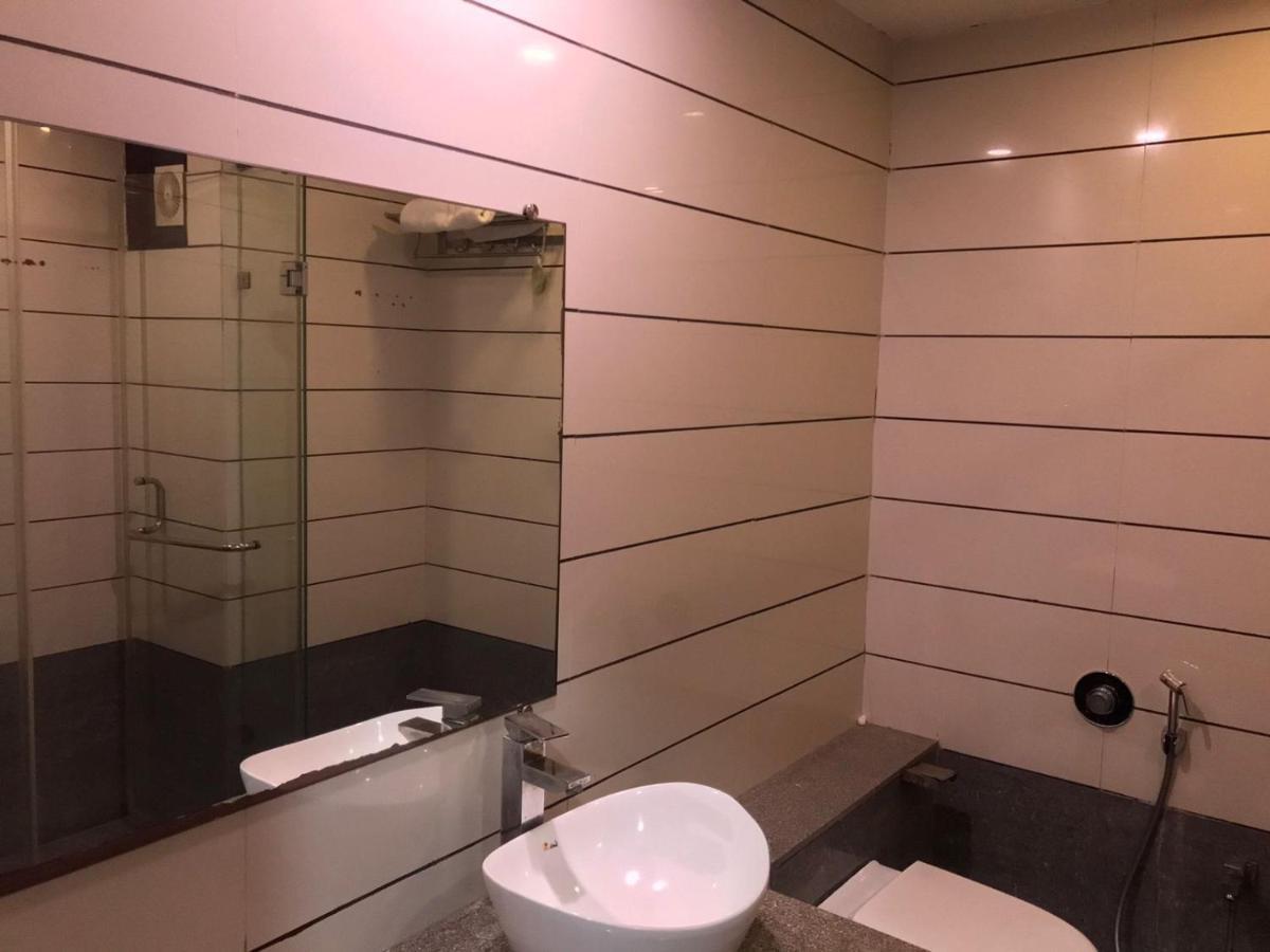 Pearl Hotel & Banquets אחמדאבאד מראה חיצוני תמונה